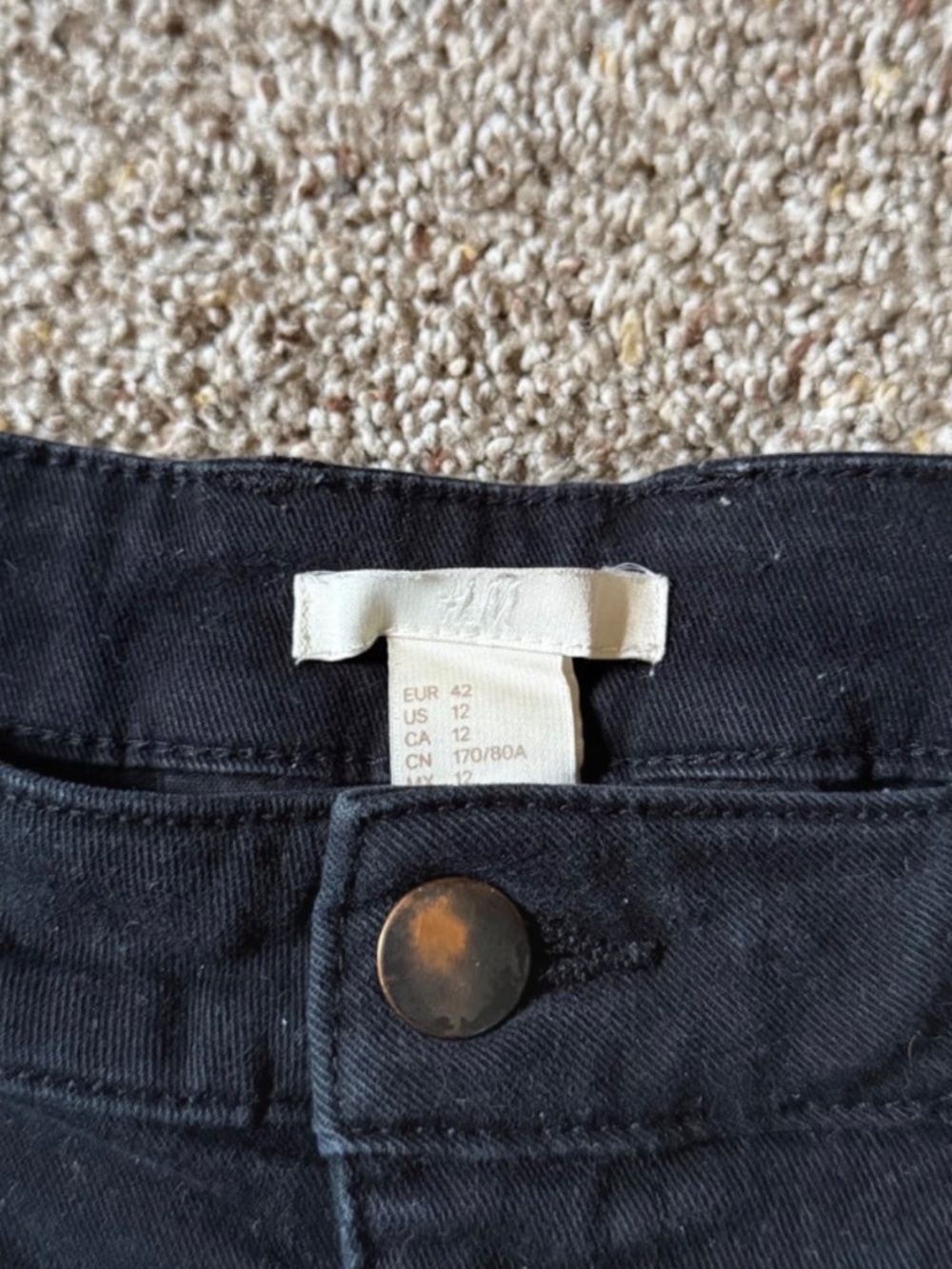 H&M Black High Waist Women's Shorts - Picture 3 of 3